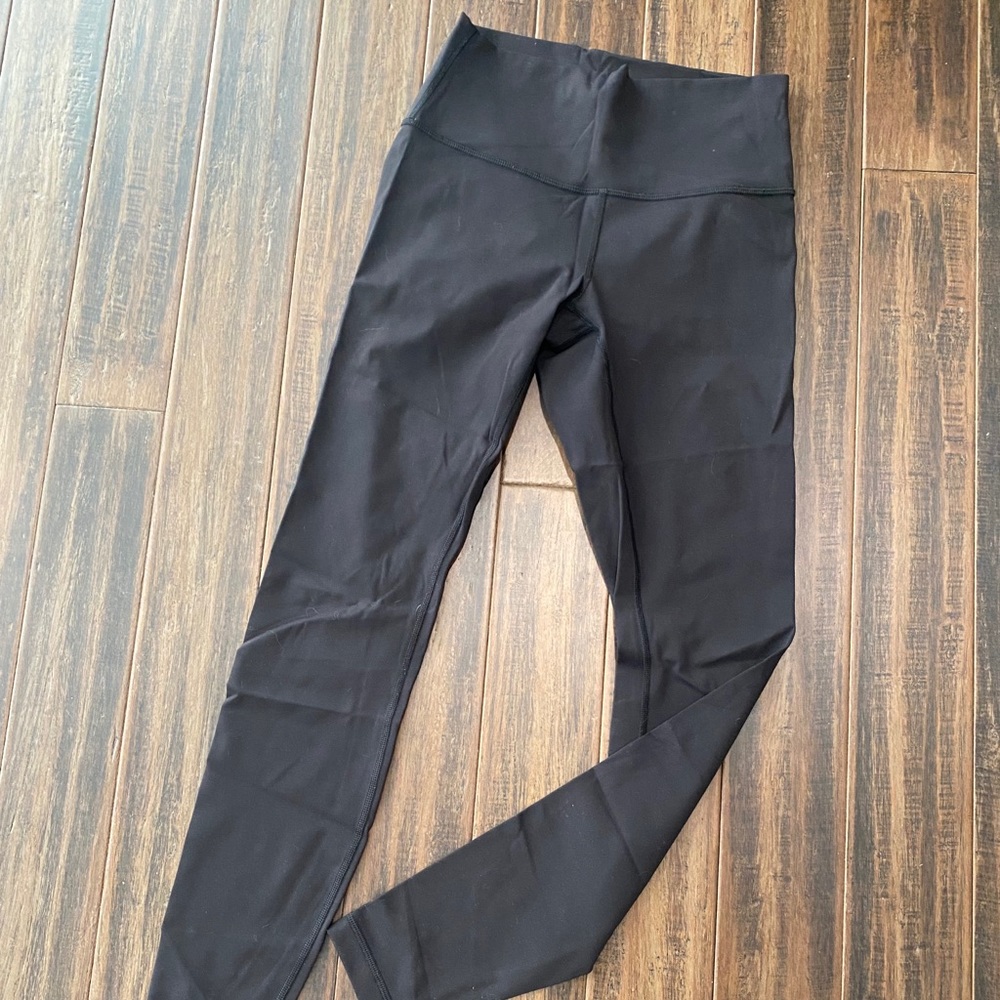 Wunder under lululemon 7/8 length legging